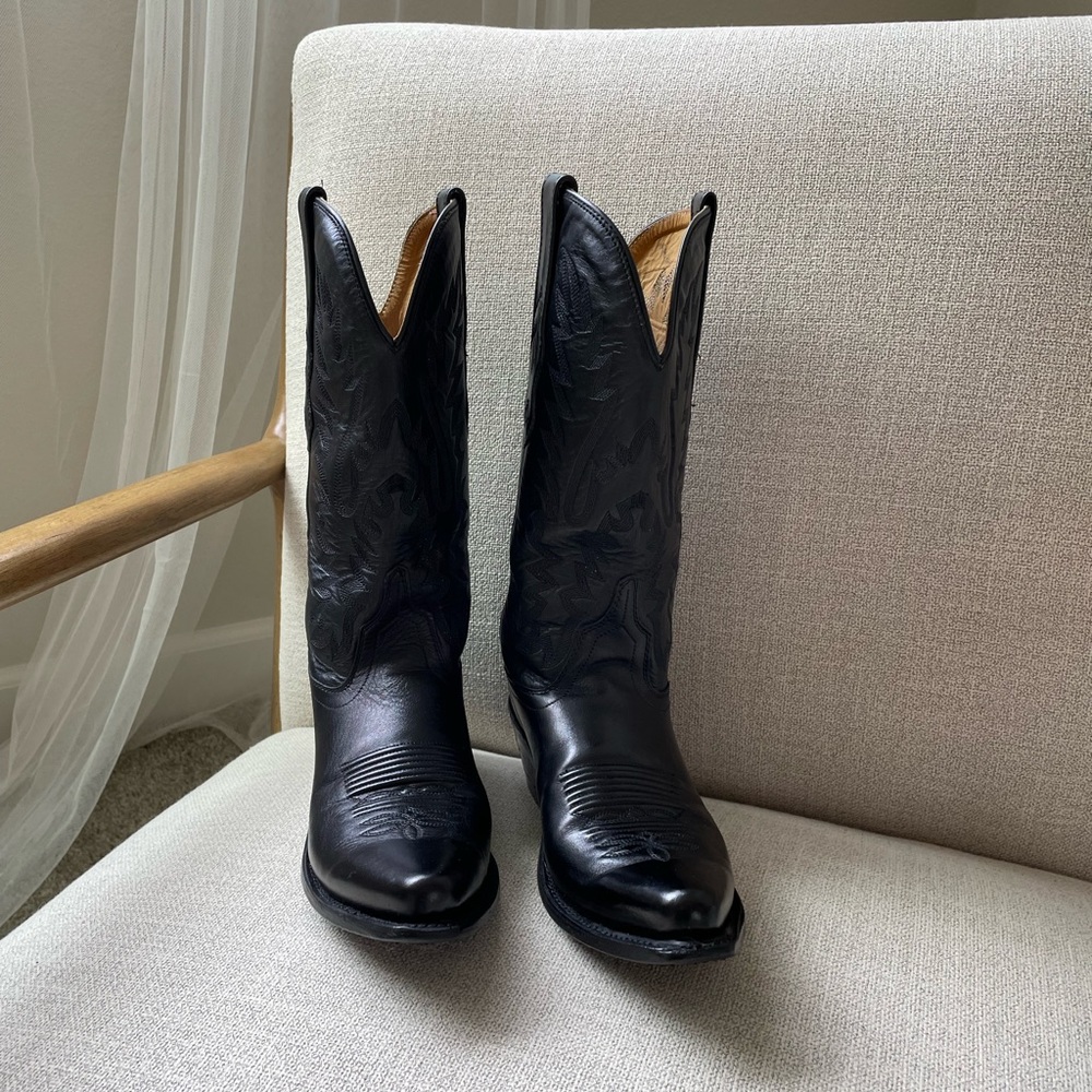 Women’s black cowboy boots size 7